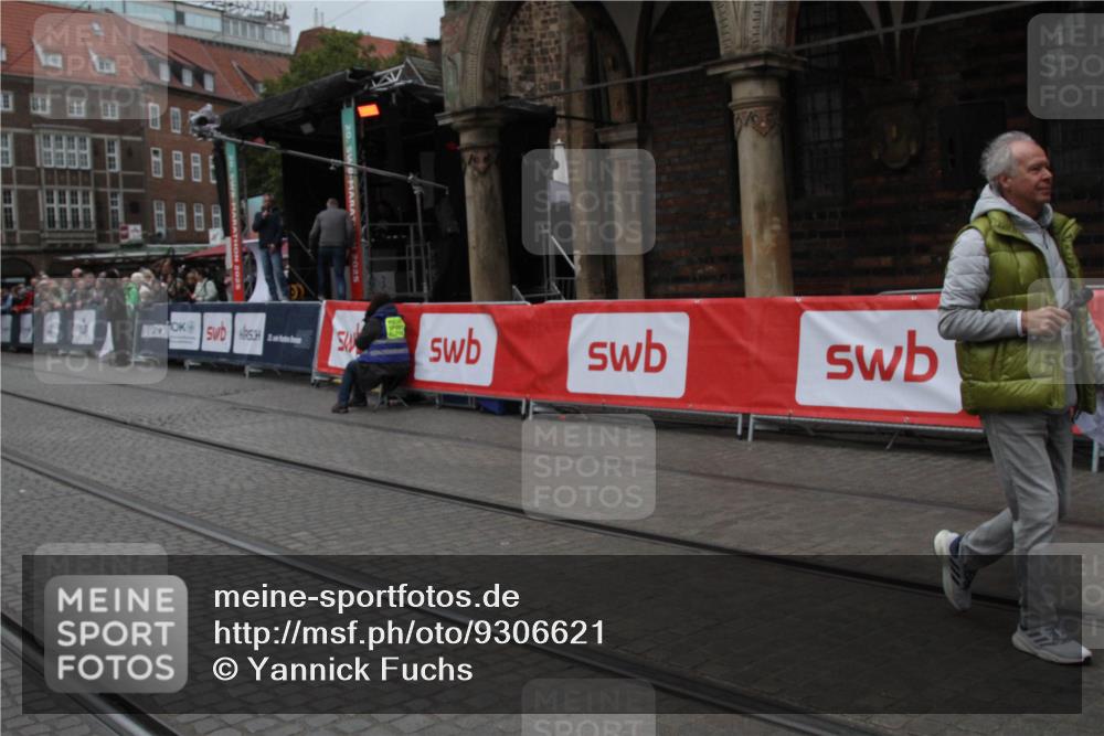 05.10.2025 - 20. swb-Marathon Bremen Yannick Fuchs http://msf.ph/oto/9306621 05.10.2025 12:00:10 Ziel  meine-sportfotos.de