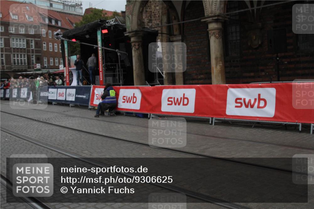05.10.2025 - 20. swb-Marathon Bremen Yannick Fuchs http://msf.ph/oto/9306625 05.10.2025 12:00:11 Ziel  meine-sportfotos.de