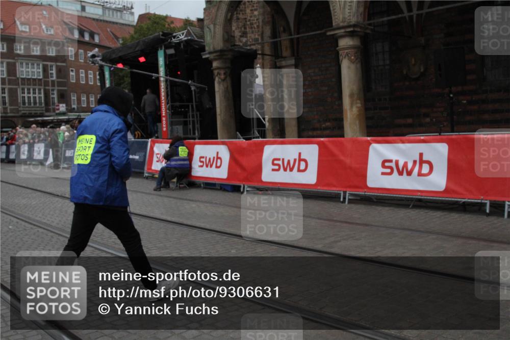 05.10.2025 - 20. swb-Marathon Bremen Yannick Fuchs http://msf.ph/oto/9306631 05.10.2025 12:00:12 Ziel  meine-sportfotos.de