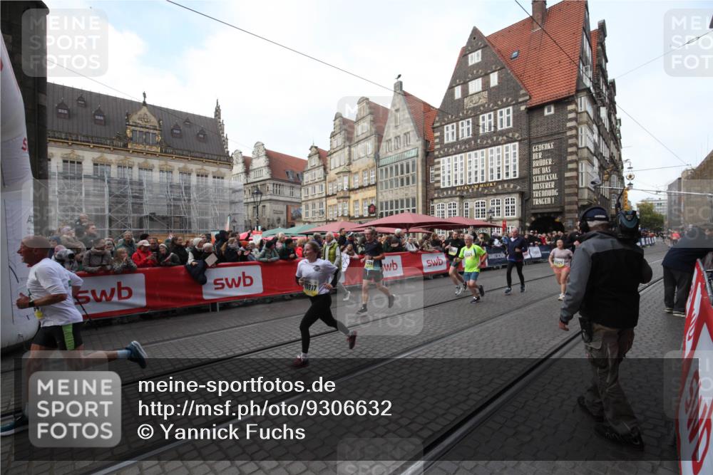 05.10.2025 - 20. swb-Marathon Bremen Yannick Fuchs http://msf.ph/oto/9306632 05.10.2025 10:52:02 Ziel 9683, 10380, 10581, 10625, 10817, 11136, 11325, 11394 meine-sportfotos.de