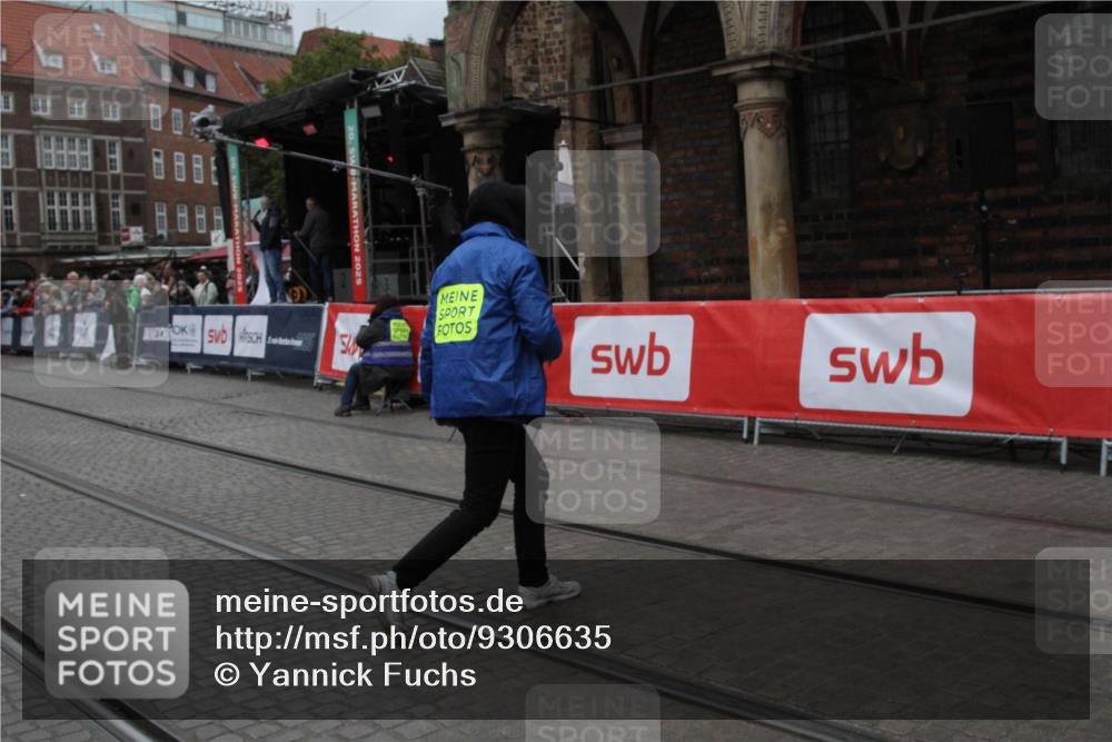 05.10.2025 - 20. swb-Marathon Bremen Yannick Fuchs http://msf.ph/oto/9306635 05.10.2025 12:00:12 Ziel  meine-sportfotos.de