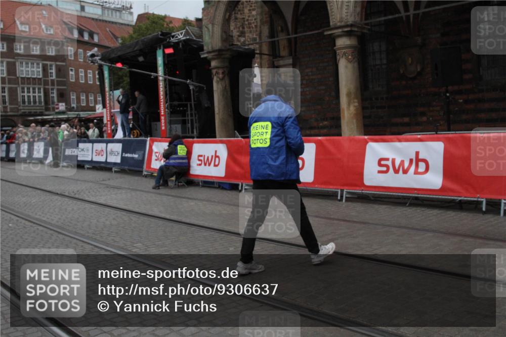 05.10.2025 - 20. swb-Marathon Bremen Yannick Fuchs http://msf.ph/oto/9306637 05.10.2025 12:00:13 Ziel  meine-sportfotos.de