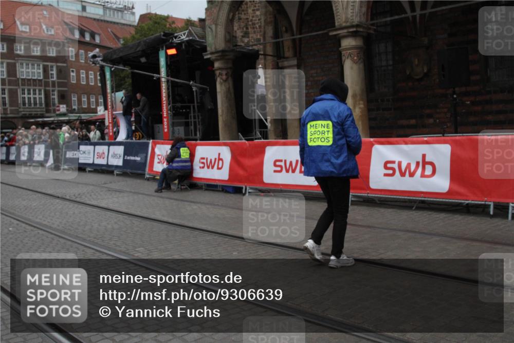 05.10.2025 - 20. swb-Marathon Bremen Yannick Fuchs http://msf.ph/oto/9306639 05.10.2025 12:00:13 Ziel  meine-sportfotos.de