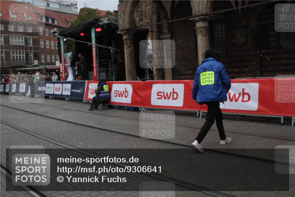 05.10.2025 - 20. swb-Marathon Bremen Yannick Fuchs http://msf.ph/oto/9306641 05.10.2025 12:00:13 Ziel  meine-sportfotos.de