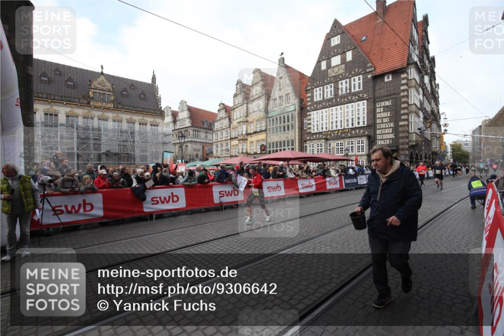 05.10.2025 - 20. swb-Marathon Bremen Yannick Fuchs http://msf.ph/oto/9306642 05.10.2025 10:52:08 Ziel 9939, 10977, 11273 meine-sportfotos.de