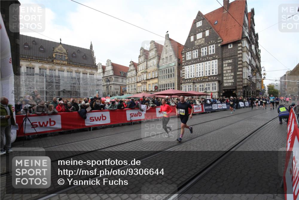 05.10.2025 - 20. swb-Marathon Bremen Yannick Fuchs http://msf.ph/oto/9306644 05.10.2025 10:52:11 Ziel 9196, 9226, 9939, 10240, 10438, 10727, 10977, 11641 meine-sportfotos.de