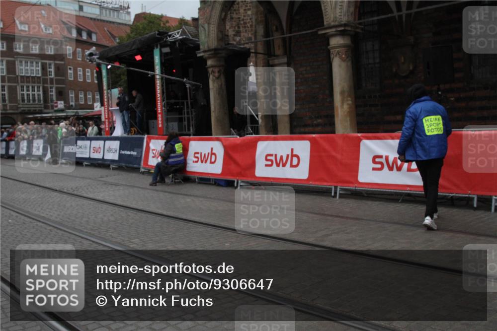05.10.2025 - 20. swb-Marathon Bremen Yannick Fuchs http://msf.ph/oto/9306647 05.10.2025 12:00:14 Ziel  meine-sportfotos.de