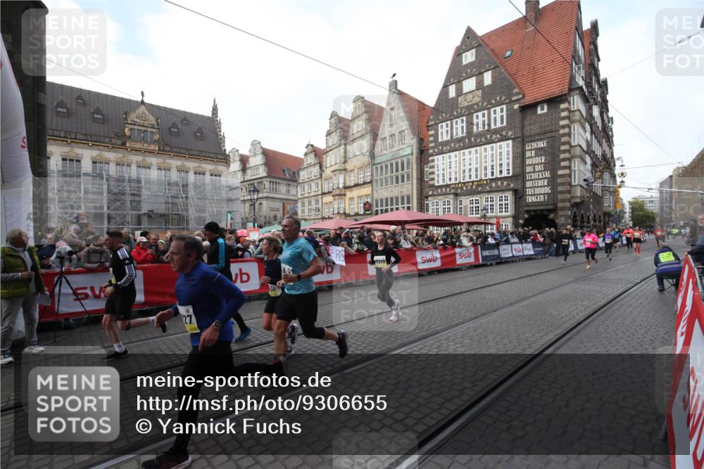 05.10.2025 - 20. swb-Marathon Bremen Yannick Fuchs http://msf.ph/oto/9306655 05.10.2025 10:52:17 Ziel 9196, 9852, 10038, 10240, 10438, 10668, 10727, 10900, 10942, 11458, 11641 meine-sportfotos.de