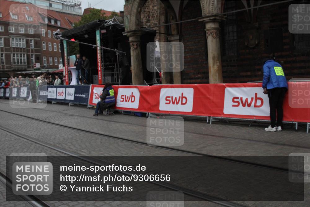 05.10.2025 - 20. swb-Marathon Bremen Yannick Fuchs http://msf.ph/oto/9306656 05.10.2025 12:00:16 Ziel  meine-sportfotos.de