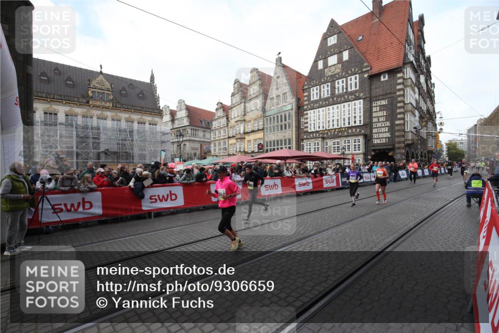 05.10.2025 - 20. swb-Marathon Bremen Yannick Fuchs http://msf.ph/oto/9306659 05.10.2025 10:52:20 Ziel 9955, 9987, 10038, 10900, 10927, 10942, 11128, 11458, 11491 meine-sportfotos.de