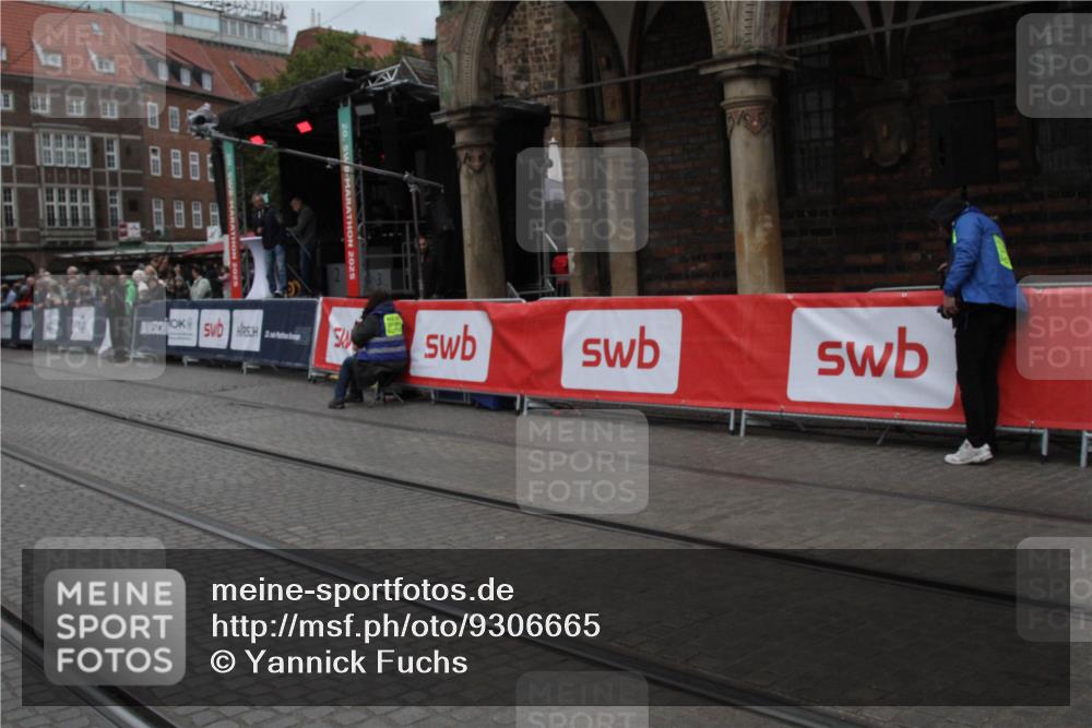 05.10.2025 - 20. swb-Marathon Bremen Yannick Fuchs http://msf.ph/oto/9306665 05.10.2025 12:00:18 Ziel  meine-sportfotos.de