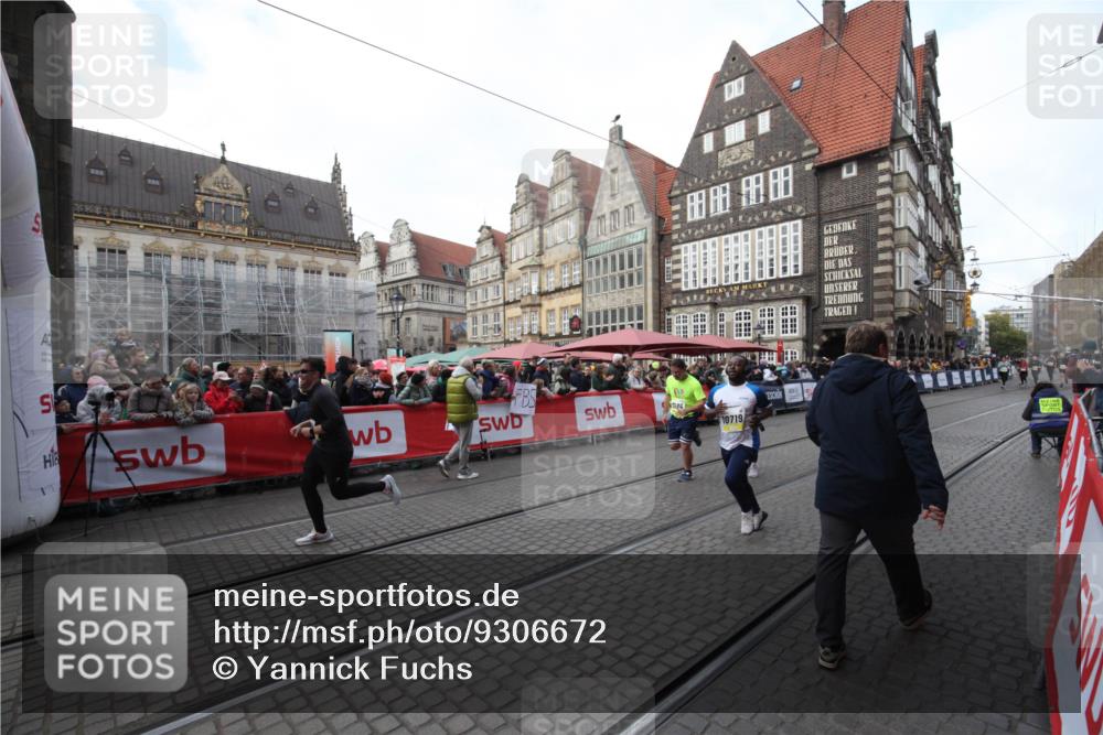 05.10.2025 - 20. swb-Marathon Bremen Yannick Fuchs http://msf.ph/oto/9306672 05.10.2025 10:52:28 Ziel 9172, 9584, 10241, 10507, 10719, 11528, 11665 meine-sportfotos.de