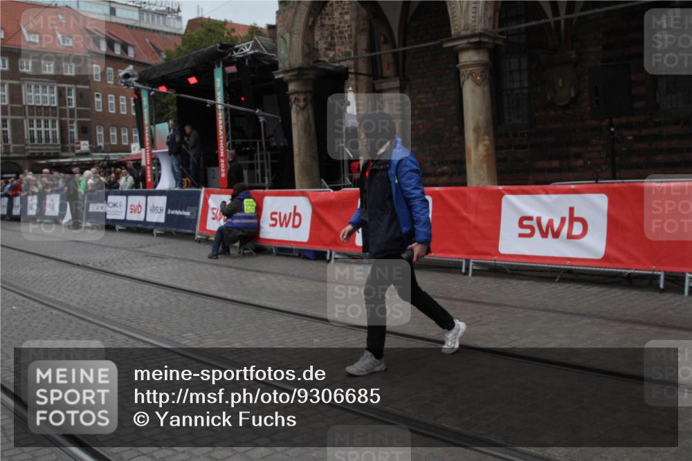05.10.2025 - 20. swb-Marathon Bremen Yannick Fuchs http://msf.ph/oto/9306685 05.10.2025 12:00:21 Ziel  meine-sportfotos.de