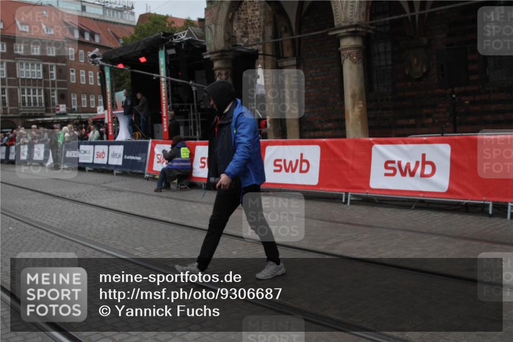 05.10.2025 - 20. swb-Marathon Bremen Yannick Fuchs http://msf.ph/oto/9306687 05.10.2025 12:00:22 Ziel  meine-sportfotos.de