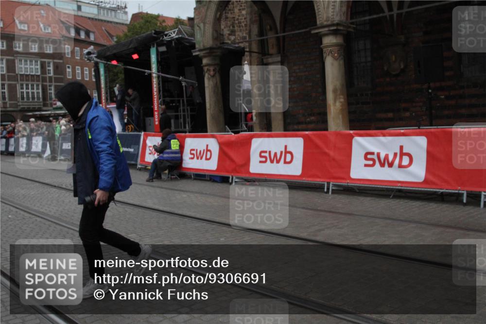 05.10.2025 - 20. swb-Marathon Bremen Yannick Fuchs http://msf.ph/oto/9306691 05.10.2025 12:00:23 Ziel  meine-sportfotos.de