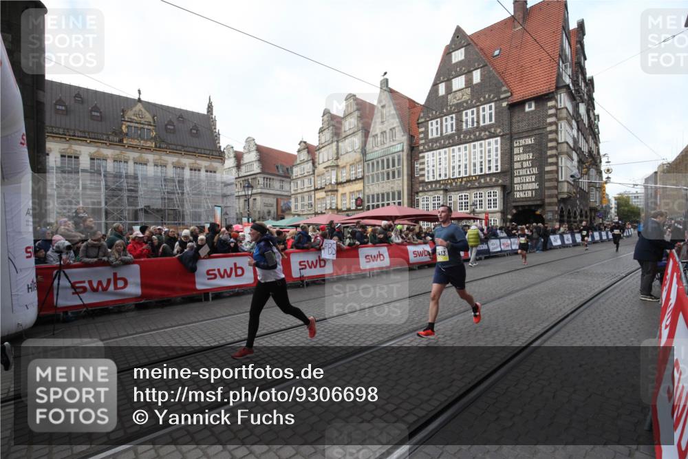 05.10.2025 - 20. swb-Marathon Bremen Yannick Fuchs http://msf.ph/oto/9306698 05.10.2025 10:52:40 Ziel 8888, 9209, 9439, 10548, 11413 meine-sportfotos.de