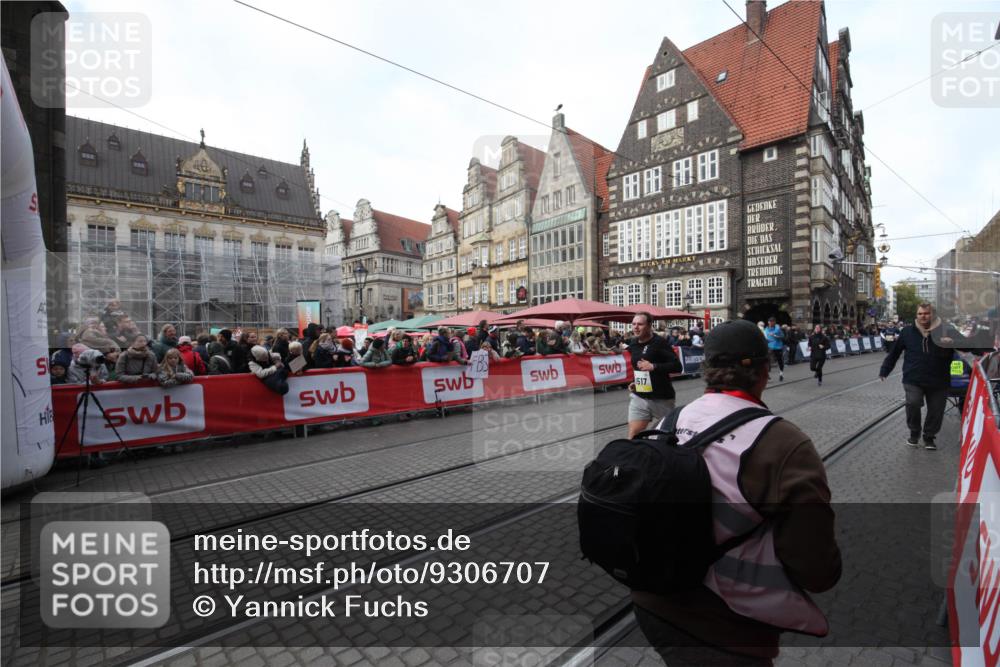 05.10.2025 - 20. swb-Marathon Bremen Yannick Fuchs http://msf.ph/oto/9306707 05.10.2025 10:52:47 Ziel 9517, 10833, 11012, 11587 meine-sportfotos.de
