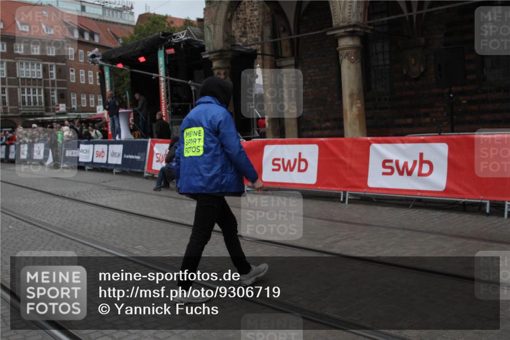 05.10.2025 - 20. swb-Marathon Bremen Yannick Fuchs http://msf.ph/oto/9306719 05.10.2025 12:00:29 Ziel  meine-sportfotos.de