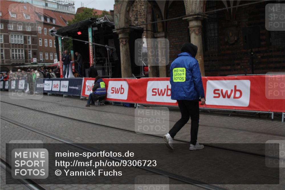 05.10.2025 - 20. swb-Marathon Bremen Yannick Fuchs http://msf.ph/oto/9306723 05.10.2025 12:00:30 Ziel  meine-sportfotos.de