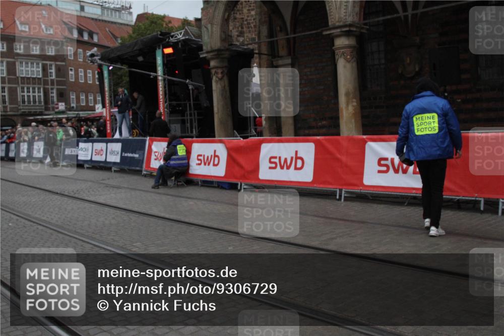 05.10.2025 - 20. swb-Marathon Bremen Yannick Fuchs http://msf.ph/oto/9306729 05.10.2025 12:00:31 Ziel  meine-sportfotos.de
