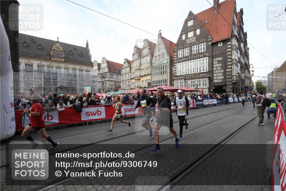 05.10.2025 - 20. swb-Marathon Bremen Yannick Fuchs http://msf.ph/oto/9306749 05.10.2025 10:53:09 Ziel 9650, 10128, 10539, 11259, 11300, 11398, 11411 meine-sportfotos.de