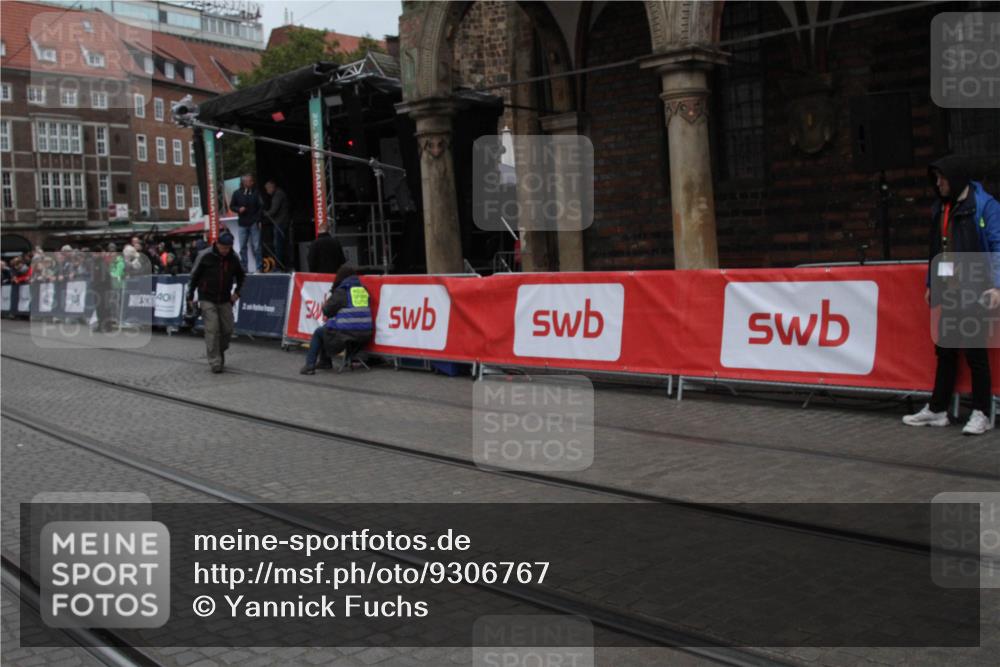 05.10.2025 - 20. swb-Marathon Bremen Yannick Fuchs http://msf.ph/oto/9306767 05.10.2025 12:00:40 Ziel  meine-sportfotos.de
