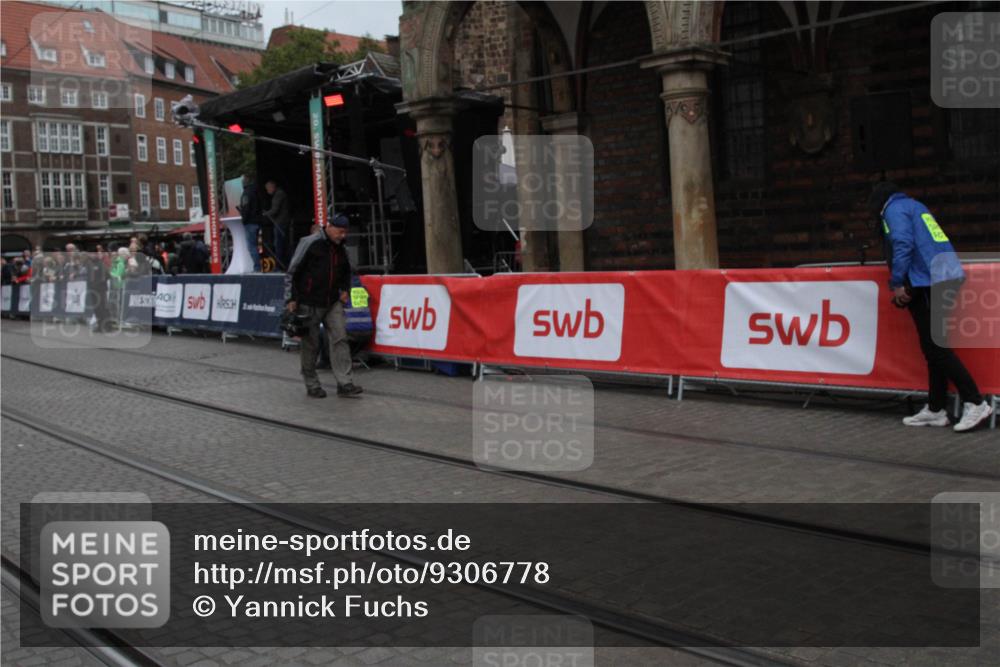 05.10.2025 - 20. swb-Marathon Bremen Yannick Fuchs http://msf.ph/oto/9306778 05.10.2025 12:00:42 Ziel  meine-sportfotos.de