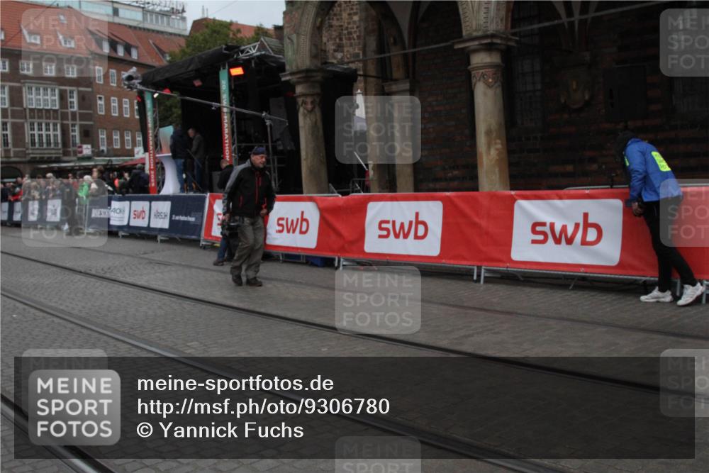 05.10.2025 - 20. swb-Marathon Bremen Yannick Fuchs http://msf.ph/oto/9306780 05.10.2025 12:00:42 Ziel  meine-sportfotos.de