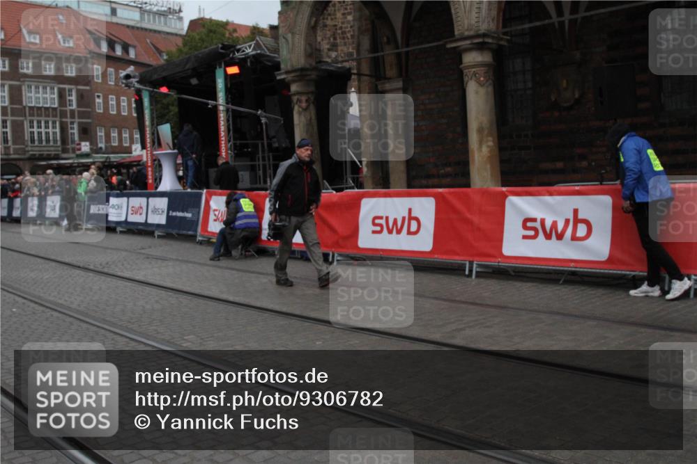 05.10.2025 - 20. swb-Marathon Bremen Yannick Fuchs http://msf.ph/oto/9306782 05.10.2025 12:00:43 Ziel  meine-sportfotos.de