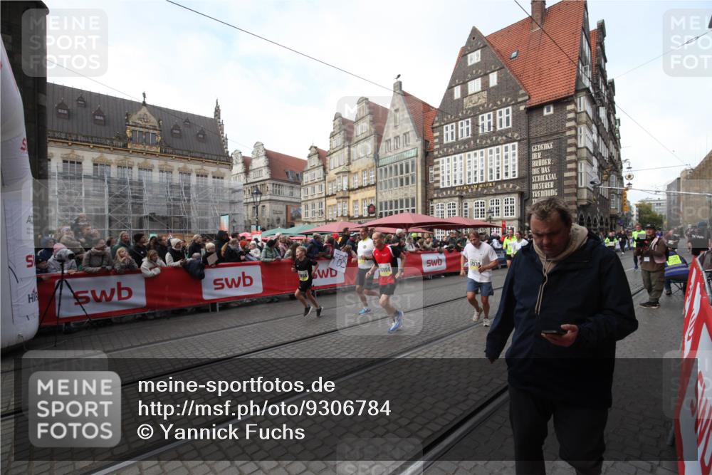05.10.2025 - 20. swb-Marathon Bremen Yannick Fuchs http://msf.ph/oto/9306784 05.10.2025 10:53:22 Ziel 9263, 9539, 9956, 10317, 10806, 10993, 11175, 11510 meine-sportfotos.de