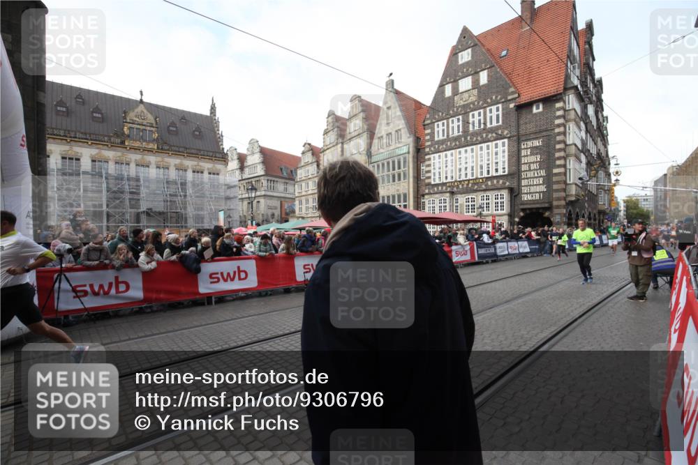 05.10.2025 - 20. swb-Marathon Bremen Yannick Fuchs http://msf.ph/oto/9306796 05.10.2025 10:53:24 Ziel 7193, 7251, 9263, 9539, 9717, 10057, 10317, 10993, 11174, 11175 meine-sportfotos.de