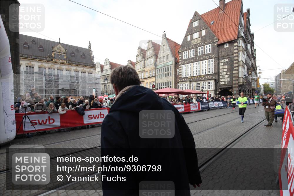 05.10.2025 - 20. swb-Marathon Bremen Yannick Fuchs http://msf.ph/oto/9306798 05.10.2025 10:53:24 Ziel 7193, 7251, 9263, 9539, 9717, 10057, 10317, 10993, 11174, 11175 meine-sportfotos.de