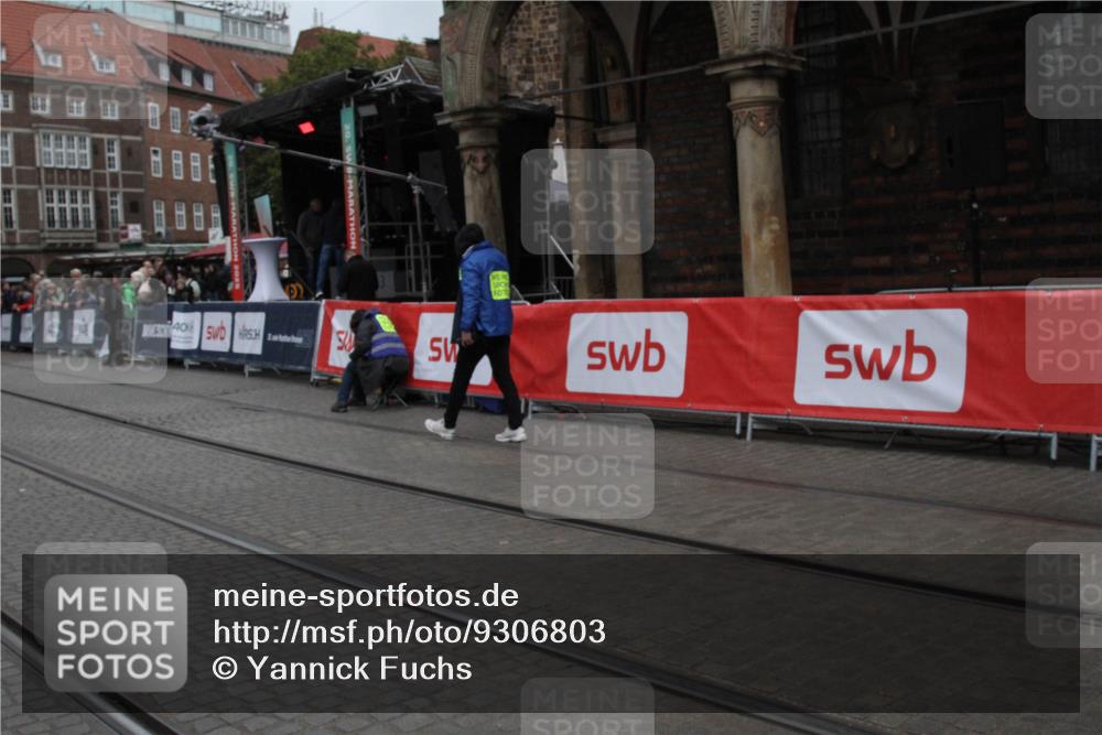 05.10.2025 - 20. swb-Marathon Bremen Yannick Fuchs http://msf.ph/oto/9306803 05.10.2025 12:00:49 Ziel  meine-sportfotos.de