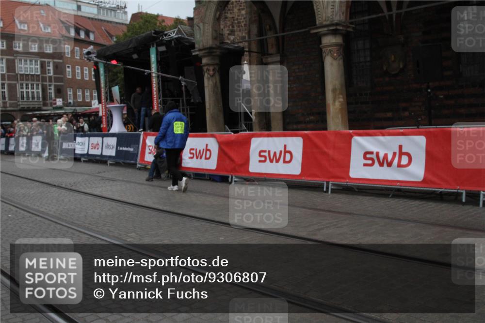 05.10.2025 - 20. swb-Marathon Bremen Yannick Fuchs http://msf.ph/oto/9306807 05.10.2025 12:00:49 Ziel  meine-sportfotos.de