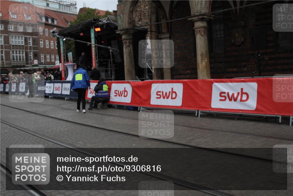 05.10.2025 - 20. swb-Marathon Bremen Yannick Fuchs http://msf.ph/oto/9306816 05.10.2025 12:00:51 Ziel  meine-sportfotos.de