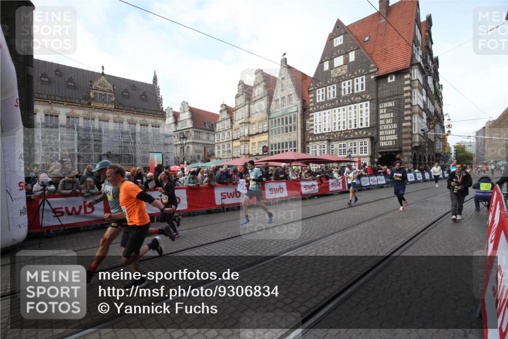 05.10.2025 - 20. swb-Marathon Bremen Yannick Fuchs http://msf.ph/oto/9306834 05.10.2025 10:53:41 Ziel 9238, 9461, 9464, 9569, 10310, 10642, 10925, 11046, 11246 meine-sportfotos.de