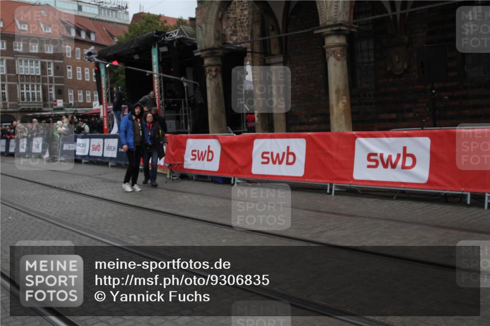 05.10.2025 - 20. swb-Marathon Bremen Yannick Fuchs http://msf.ph/oto/9306835 05.10.2025 12:00:56 Ziel  meine-sportfotos.de