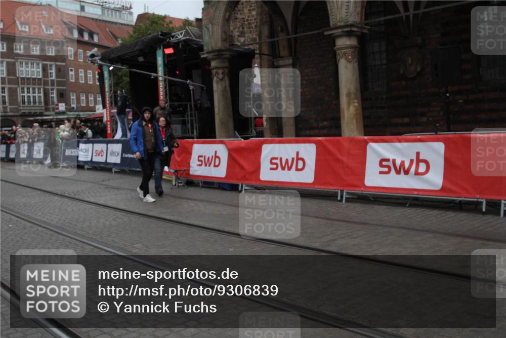 05.10.2025 - 20. swb-Marathon Bremen Yannick Fuchs http://msf.ph/oto/9306839 05.10.2025 12:00:56 Ziel  meine-sportfotos.de