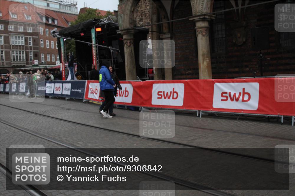 05.10.2025 - 20. swb-Marathon Bremen Yannick Fuchs http://msf.ph/oto/9306842 05.10.2025 12:00:57 Ziel  meine-sportfotos.de