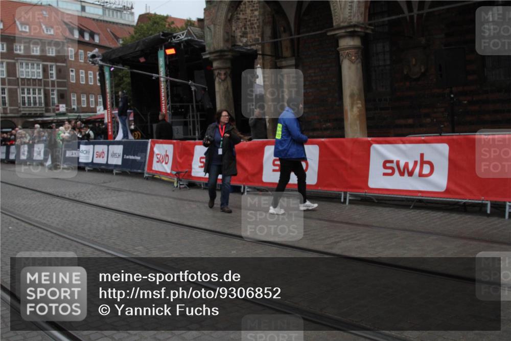 05.10.2025 - 20. swb-Marathon Bremen Yannick Fuchs http://msf.ph/oto/9306852 05.10.2025 12:00:59 Ziel  meine-sportfotos.de