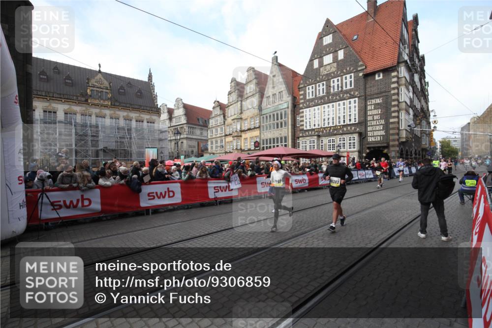 05.10.2025 - 20. swb-Marathon Bremen Yannick Fuchs http://msf.ph/oto/9306859 05.10.2025 10:53:53 Ziel 9494, 9701, 10416, 10696, 10966, 11141, 11383, 11445 meine-sportfotos.de