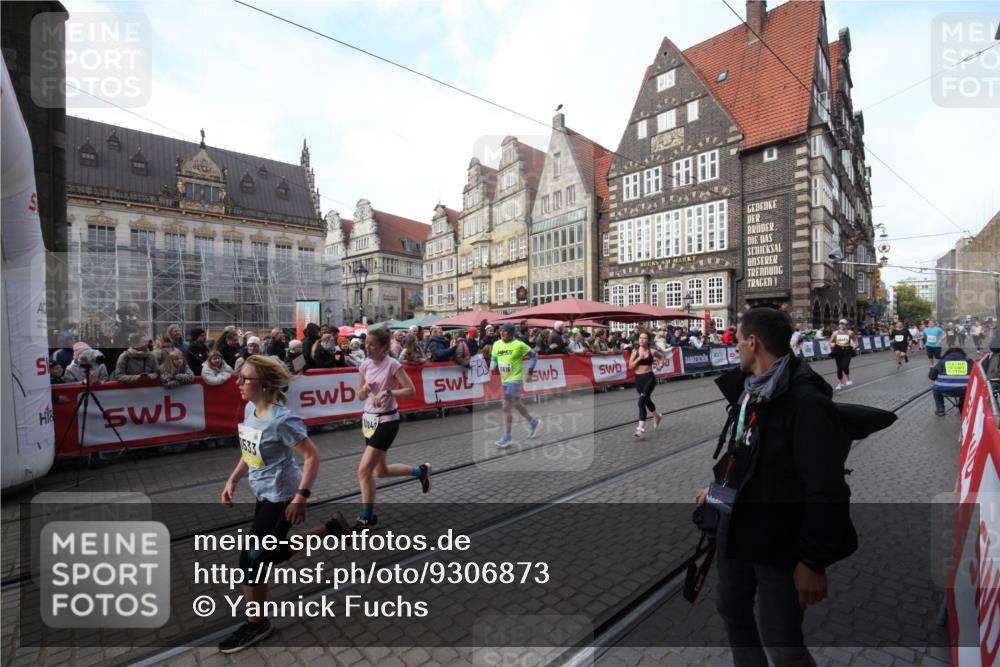 05.10.2025 - 20. swb-Marathon Bremen Yannick Fuchs http://msf.ph/oto/9306873 05.10.2025 10:54:00 Ziel 9313, 9456, 9548, 10046, 10163, 10484, 10616, 10785, 11152, 11533 meine-sportfotos.de