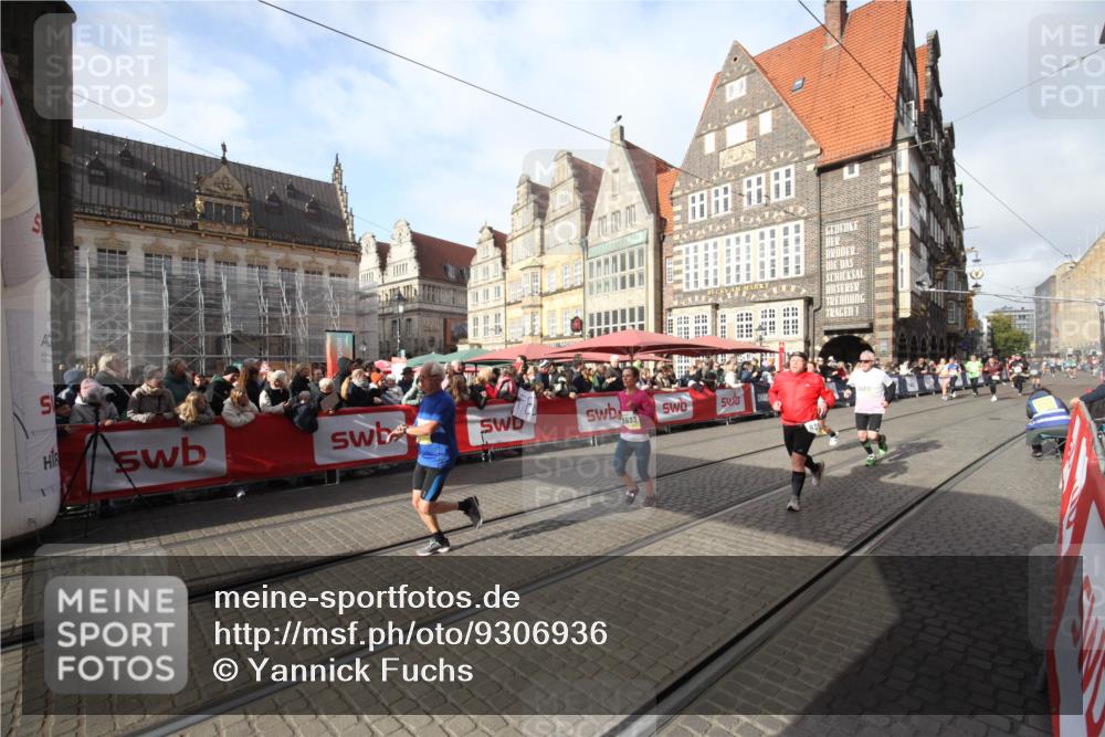 05.10.2025 - 20. swb-Marathon Bremen Yannick Fuchs http://msf.ph/oto/9306936 05.10.2025 10:54:32 Ziel 9392, 9633, 10032, 10097, 10810, 11271 meine-sportfotos.de