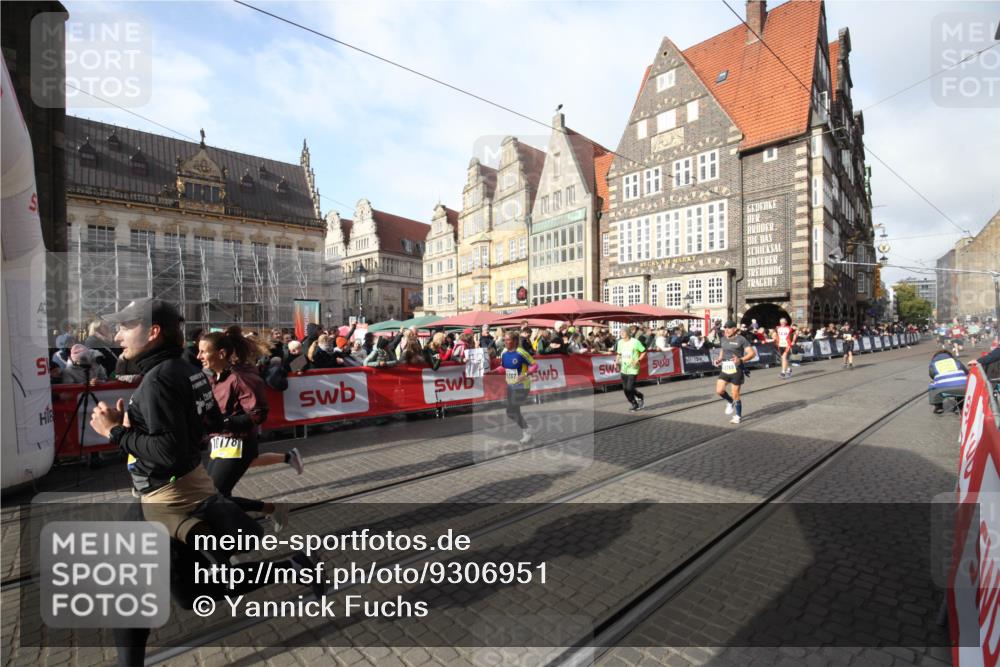 05.10.2025 - 20. swb-Marathon Bremen Yannick Fuchs http://msf.ph/oto/9306951 05.10.2025 10:54:39 Ziel 9367, 10174, 10178, 10296, 10768, 11045, 11089, 11321, 11694 meine-sportfotos.de