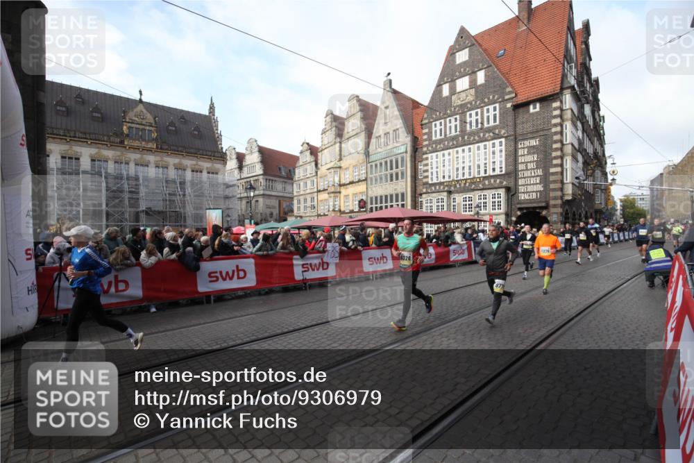 05.10.2025 - 20. swb-Marathon Bremen Yannick Fuchs http://msf.ph/oto/9306979 05.10.2025 10:54:53 Ziel 8326, 9436, 9560, 9754, 9776, 10024, 10232, 10233, 10487, 10609, 10770, 11163, 11276, 11373 meine-sportfotos.de