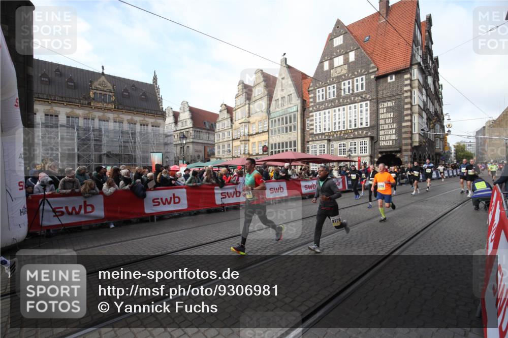 05.10.2025 - 20. swb-Marathon Bremen Yannick Fuchs http://msf.ph/oto/9306981 05.10.2025 10:54:53 Ziel 8326, 9436, 9560, 9754, 9776, 10024, 10232, 10233, 10487, 10609, 10770, 11163, 11276, 11373 meine-sportfotos.de