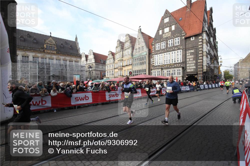 05.10.2025 - 20. swb-Marathon Bremen Yannick Fuchs http://msf.ph/oto/9306992 05.10.2025 10:54:57 Ziel 9427, 9560, 9570, 10024, 10231, 10232, 10233, 10609, 11373, 11470 meine-sportfotos.de