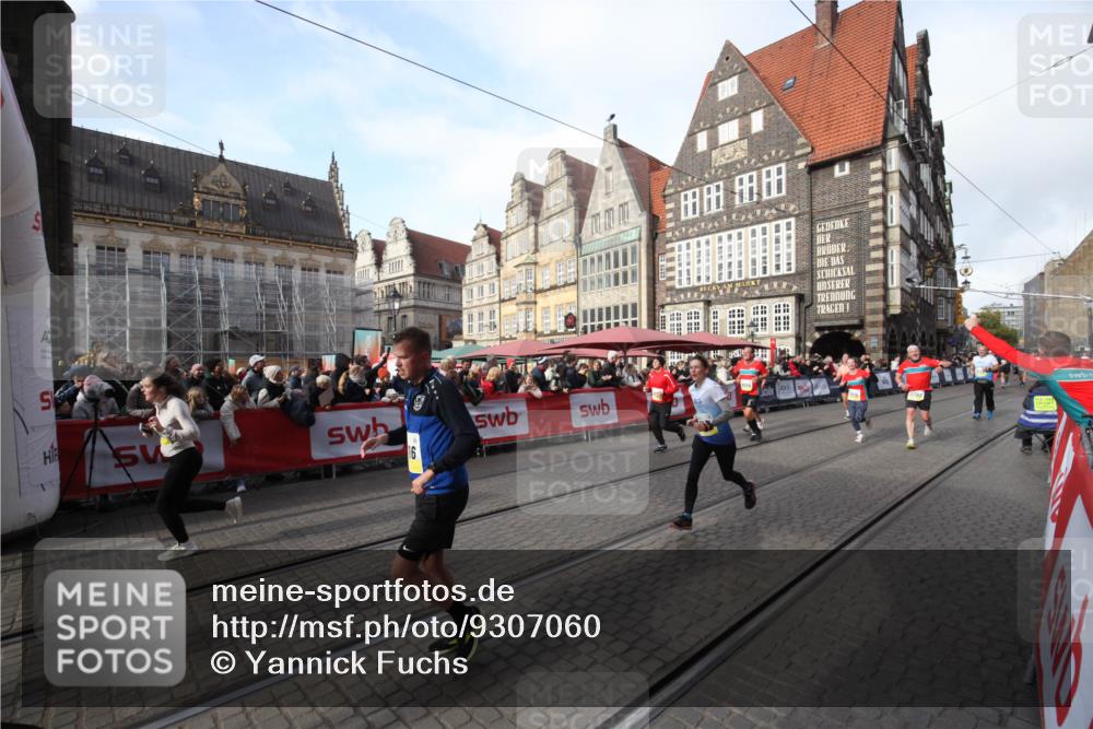 05.10.2025 - 20. swb-Marathon Bremen Yannick Fuchs http://msf.ph/oto/9307060 05.10.2025 10:55:24 Ziel 9201, 9350, 9514, 9654, 9881, 9933, 10116, 10260, 10970, 11042, 11115, 11431, 11702 meine-sportfotos.de