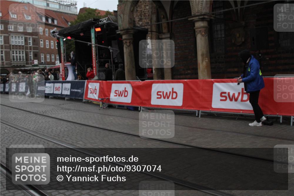 05.10.2025 - 20. swb-Marathon Bremen Yannick Fuchs http://msf.ph/oto/9307074 05.10.2025 12:01:53 Ziel  meine-sportfotos.de