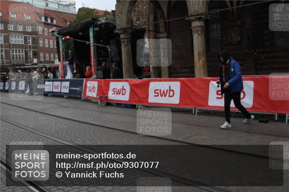 05.10.2025 - 20. swb-Marathon Bremen Yannick Fuchs http://msf.ph/oto/9307077 05.10.2025 12:01:54 Ziel  meine-sportfotos.de